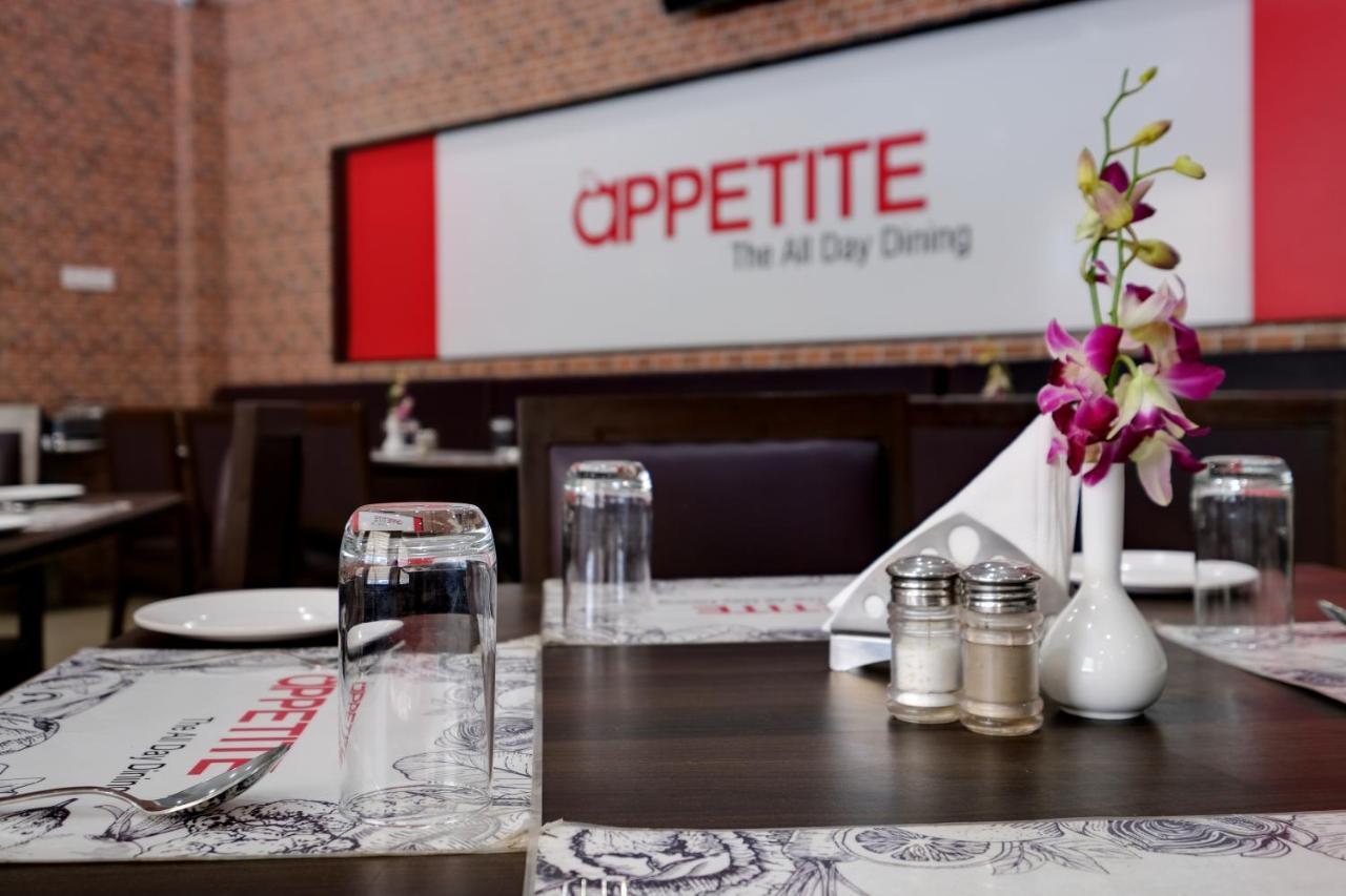 7 Apple Hotel, Vadodara Dış mekan fotoğraf