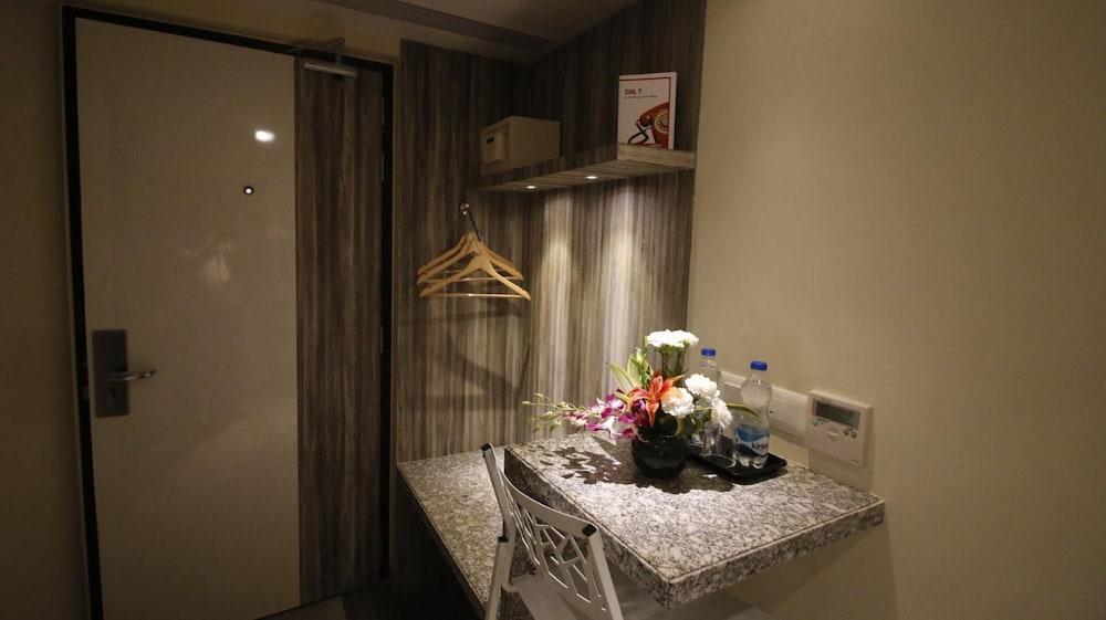 7 Apple Hotel, Vadodara Dış mekan fotoğraf